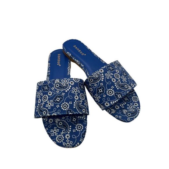 Bamboo Zest-16 Blue Bandana Print Flat Sandals Size 6 New In Box - Picture 1 of 7